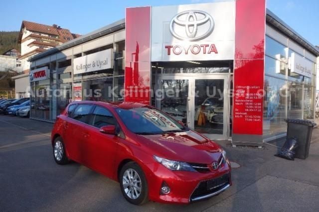 Gebraucht Toyota Auris Edition 99 PS (72 kW) 2013 Rot metallic