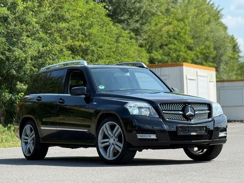 Schwarz Gebraucht 2011 Mercedes GLK220 Sport SUV | 9.999 € - Bild 1/4