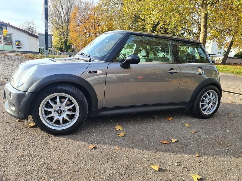Grau Gebraucht 2004 Mini Cooper S Coupé Coupé | 3.500 € (Fairer Preis) - Bild 1/4
