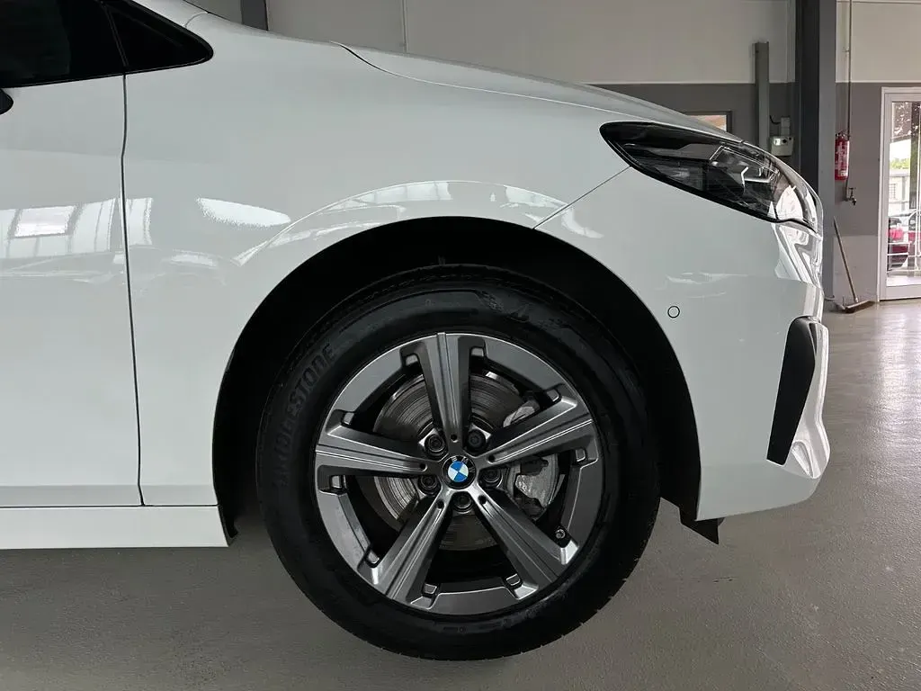 Gebraucht BMW 220 Active Tourer 170 PS (125 kW) 2025 Weiß Van / Kleinbus