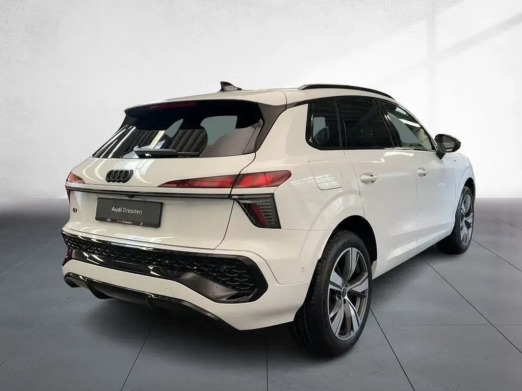 Gebraucht Audi Q3 Sport 150 PS (110 kW) 2026 Weiß SUV