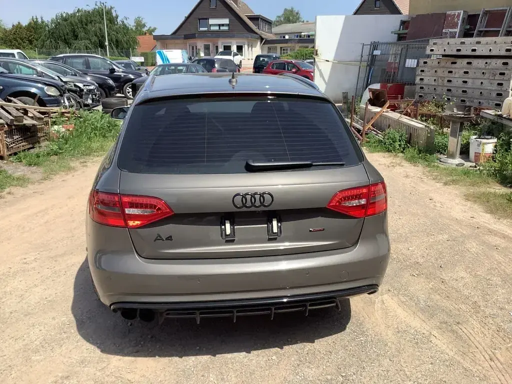 Gebraucht Audi A4 Ambition 177 PS (130 kW) 2014 Braun Kombi