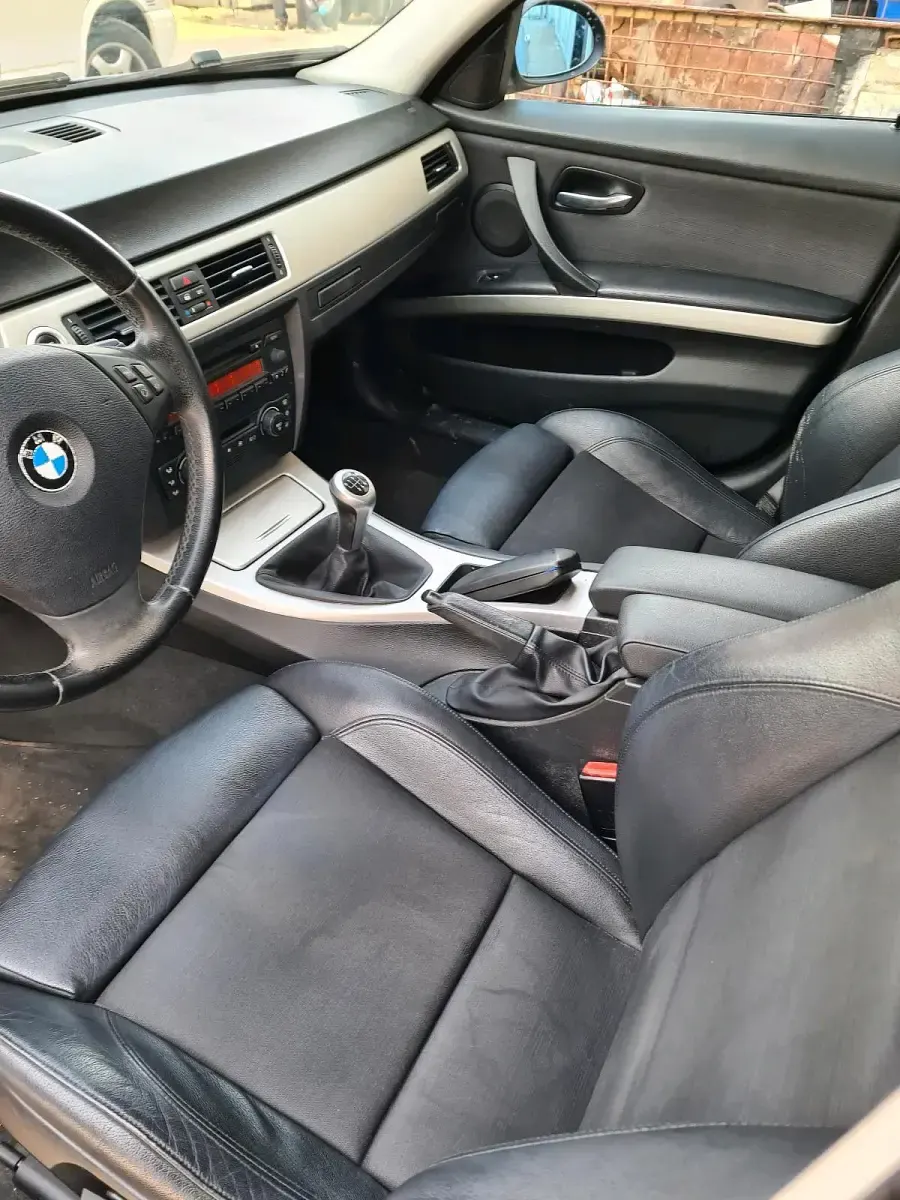 Gebraucht BMW 320 163 PS (119 kW) 2005 Blau Kombi