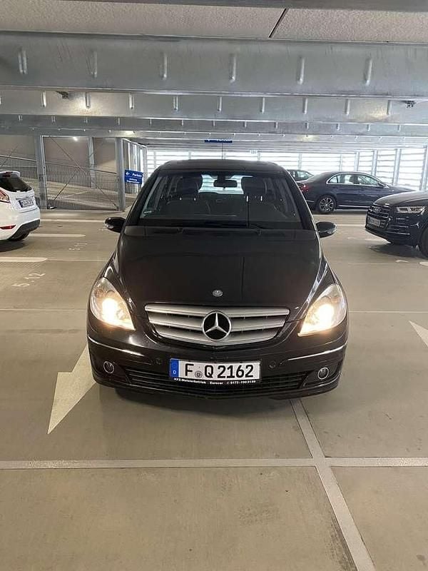 Gebraucht Mercedes B200 136 PS (100 kW) 2005 Schwarz Van / Kleinbus