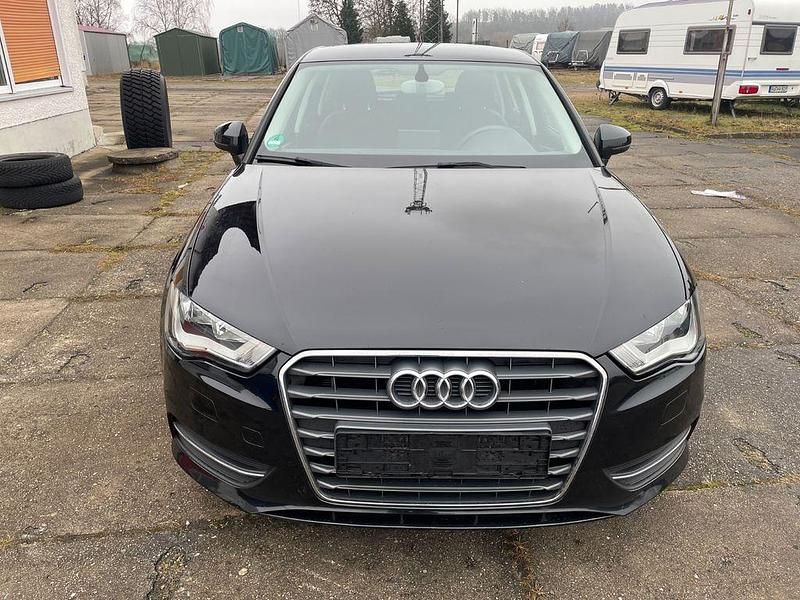 Gebraucht Audi A3 Ambiente 110 PS (80 kW) 2014 Schwarz Limousine