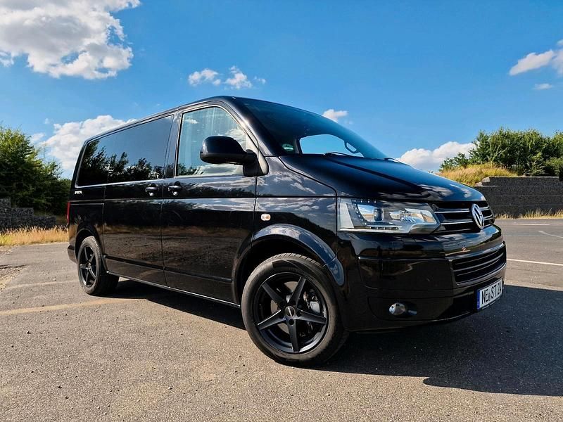 Gebraucht VW Multivan 140 PS (102 kW) 2012 Schwarz Van