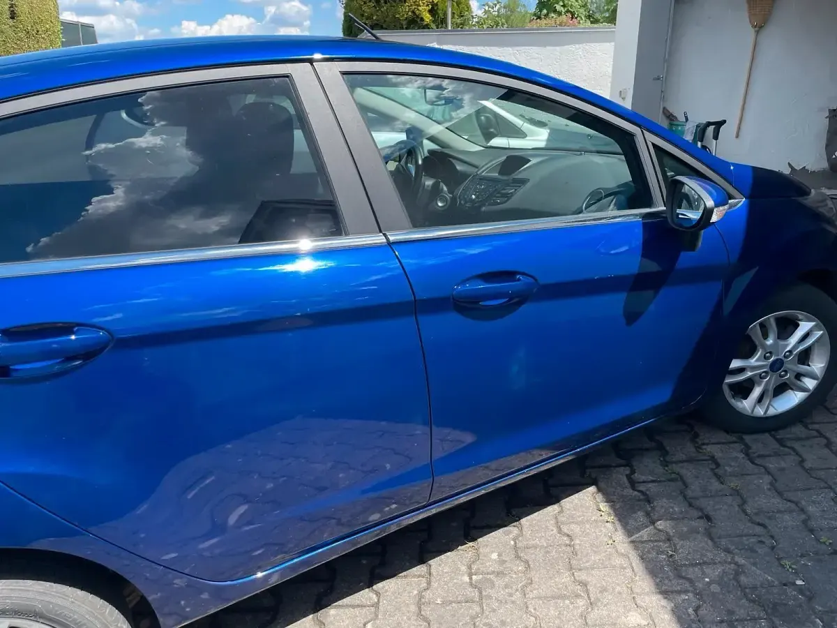 Gebraucht Ford Fiesta 101 PS (74 kW) 2015 Blau Kleinwagen