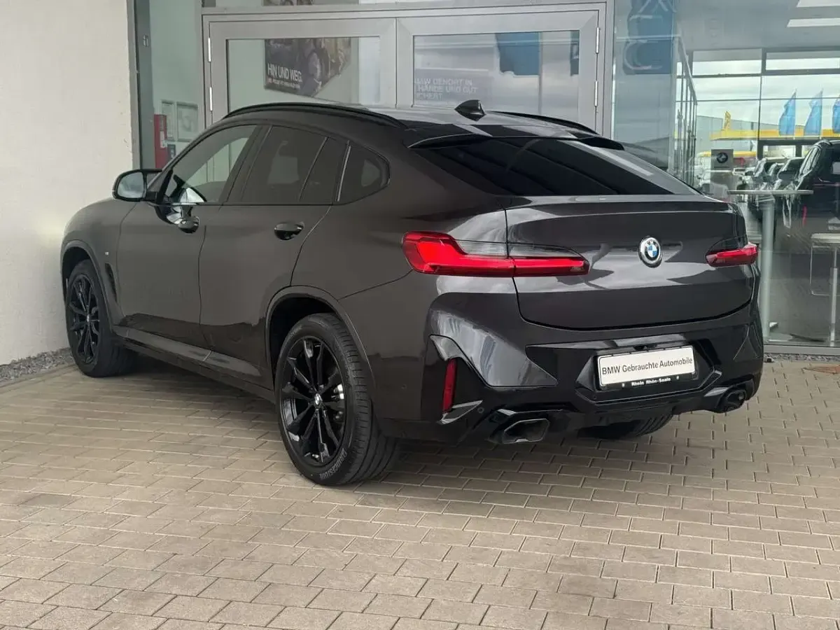 Gebraucht BMW X4 M M Sport 387 PS (284 kW) 2023 Sophistograu brillanteffekt SUV