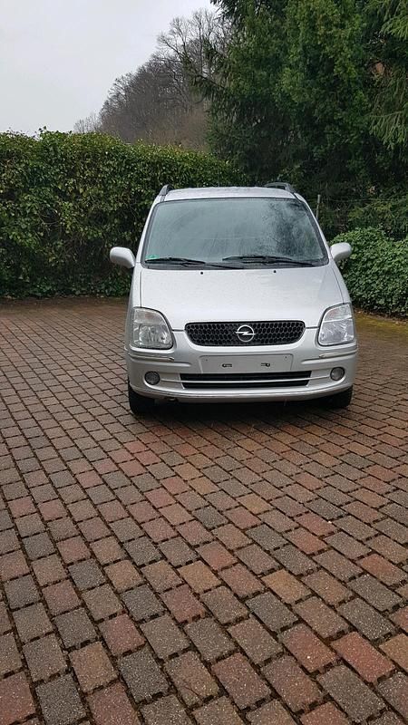 Gebraucht Opel Agila 58 PS (42 kW) 2000 Silber Van / Kleinbus