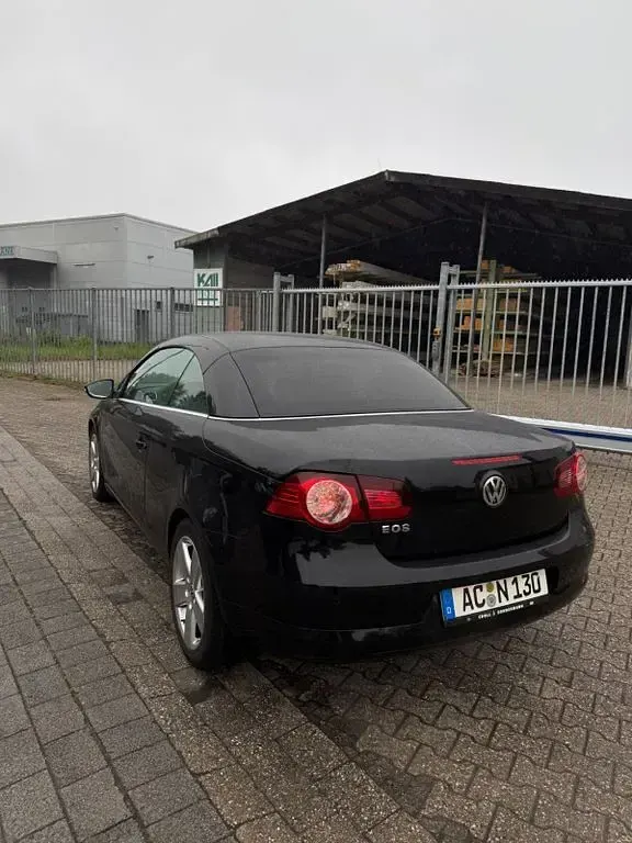 Usata VW Eos 122 CV (89 kW) 2010 Nero Cabrio
