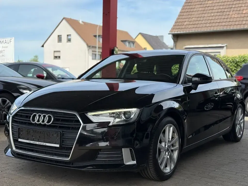 Gebraucht Audi A3 Sport 116 PS (85 kW) 2018 Schwarz Limousine