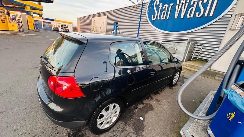 Gebraucht VW Golf IV 90 PS (66 kW) 2005 Schwarz Kleinwagen