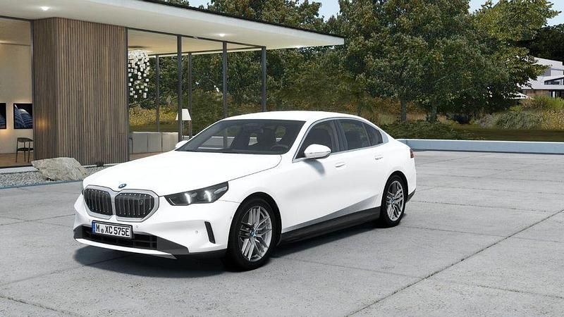 Neu BMW i5 Sport Line 289 kW (394 PS) 2025 Alpinweiß uni Limousine