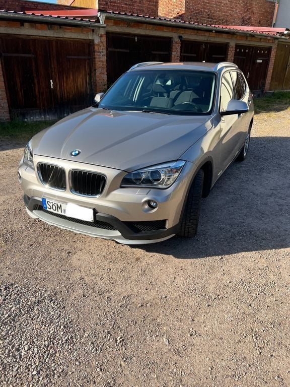 Silber Gebraucht 2014 BMW X1 SUV | 14.000 € (Etwas zu teuer) - Bild 1/4