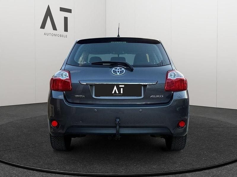 Gebraucht Toyota Auris Life+ 99 PS (72 kW) 2011 Grau Kleinwagen