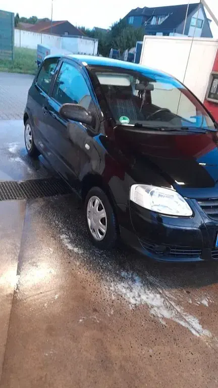 Gebraucht VW Fox 54 PS (39 kW) 2005 Schwarz Kleinwagen