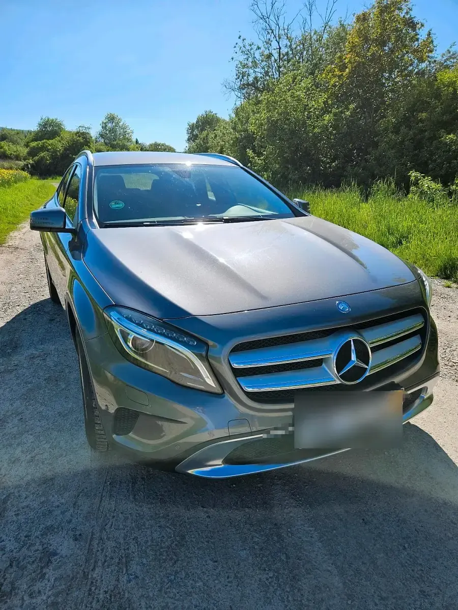 Gebraucht Mercedes GLA180 122 PS (89 kW) 2016 Grau SUV