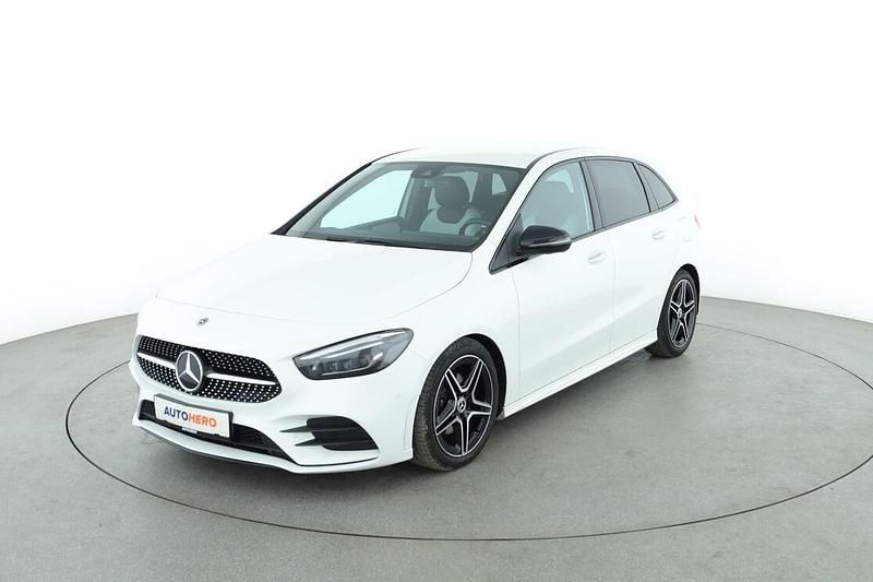 Weiß Gebraucht 2019 Mercedes B200 AMG line Van / Kleinbus | 23.570 € (Teuer) - Bild 1/3