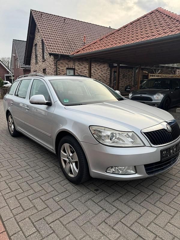Gebraucht Skoda Octavia 160 PS (117 kW) 2009 Silber Kombi