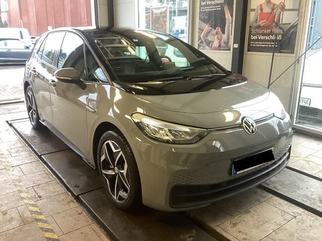 Gebraucht VW ID.3 Pure 110 kW (150 PS) 2021 C2 mondsteingrau Kleinwagen