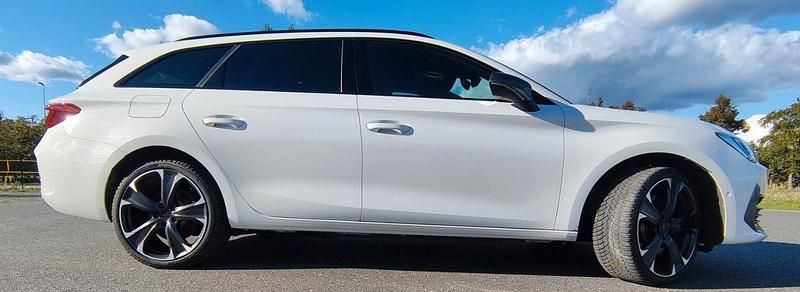 Second-hand Cupra Leon 245 CP (180 kW) 2021 Alb Break