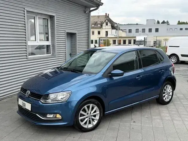 Gebraucht VW Polo LOUNGE 90 PS (66 kW) 2015 Blau Limousine