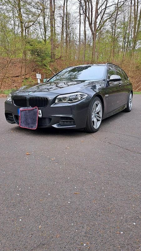 Gebraucht BMW M550 381 PS (280 kW) 2014 Grau Limousine