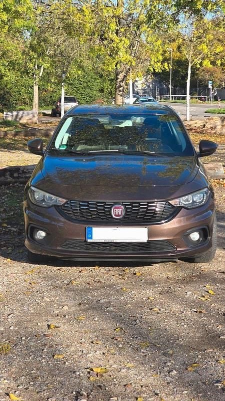 Gebraucht Fiat Tipo Lounge 95 PS (69 kW) 2016 Braun Limousine