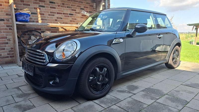 Schwarz Gebraucht 2011 Mini Cooper D Kleinwagen | 3.300 € (Guter Preis) - Bild 1/4