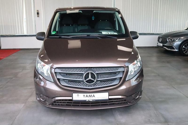 Gebraucht Mercedes Vito 114 PS (83 kW) 2016 Dolomitbraun metallic Van