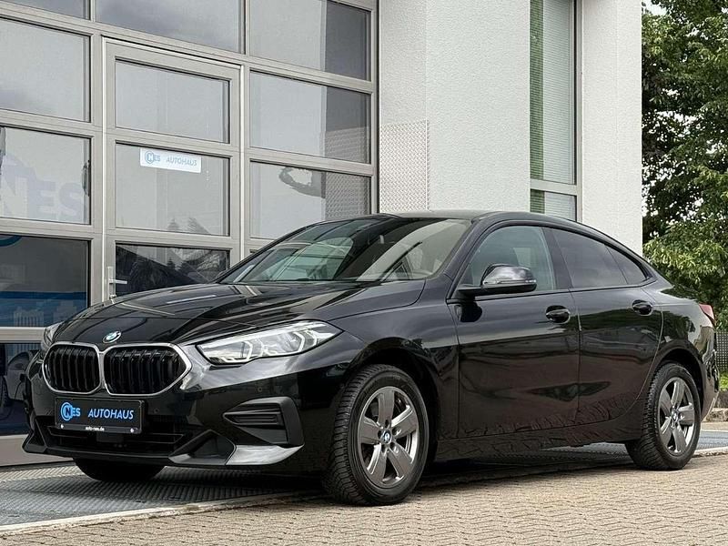 Saphirschwarz Gebraucht 2023 BMW 216 Advantage Coupé | 23.890 € (Fairer Preis) - Bild 1/4