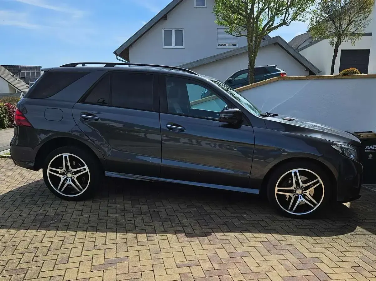 Gebraucht Mercedes GLE400 AMG line 333 PS (244 kW) 2016 Grau SUV