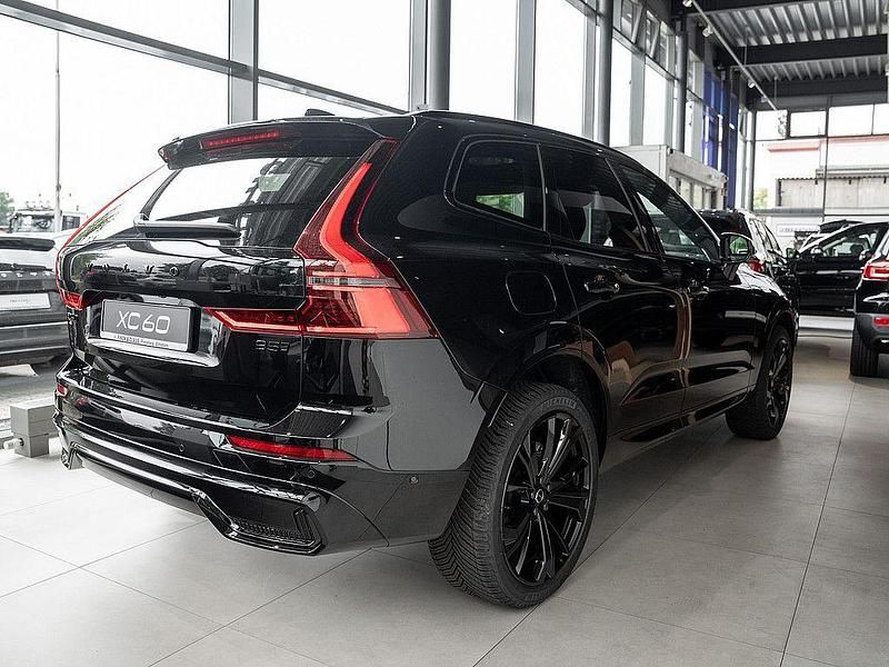 Nowe Volvo XC60 Plus 455 KM (334 kW) 2025 Czarny SUV