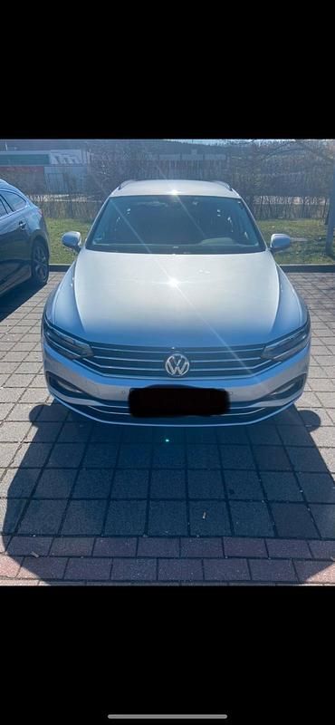 Silber Gebraucht 2020 VW Passat Business Kombi | 16.500 € (Fairer Preis) - Bild 1/4
