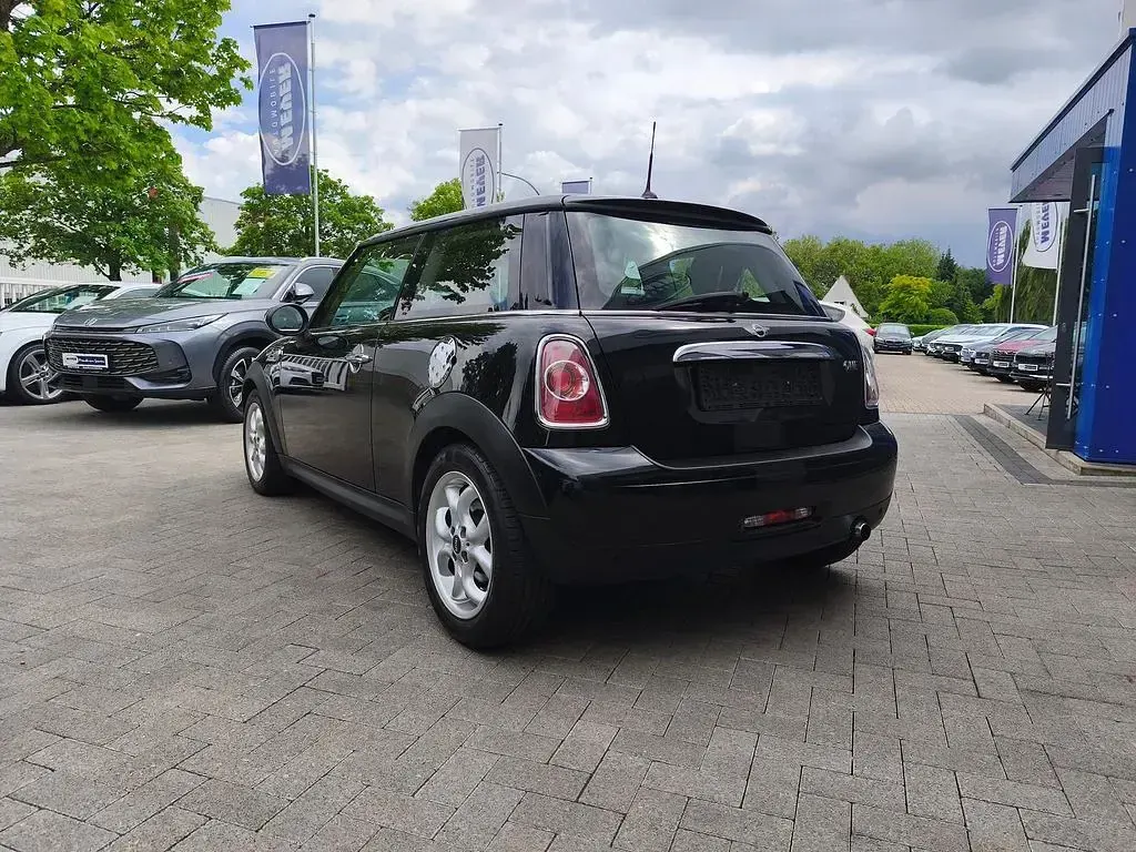 Gebraucht Mini ONE 98 PS (72 kW) 2011 Schwarz Kleinwagen