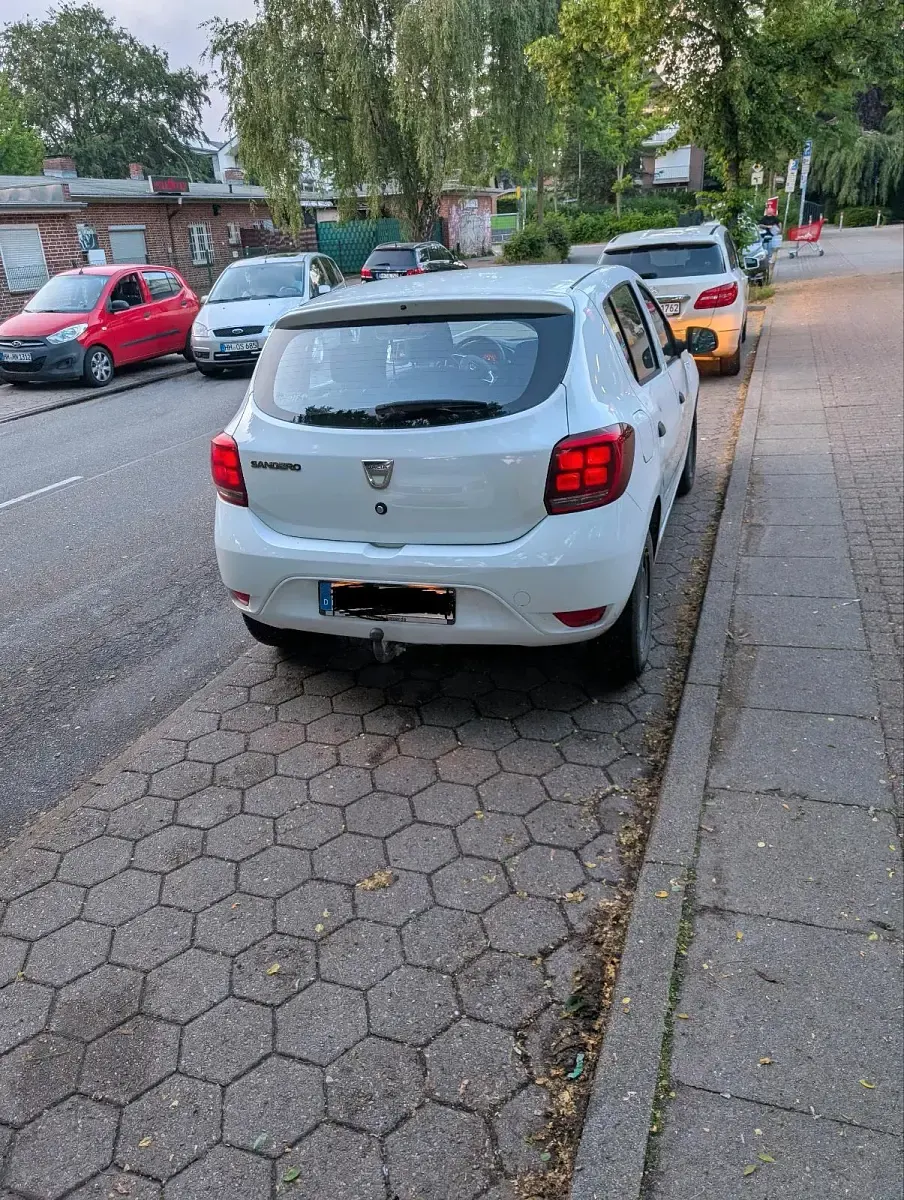 Gebraucht Dacia Sandero 73 PS (53 kW) 2018 Weiß Limousine