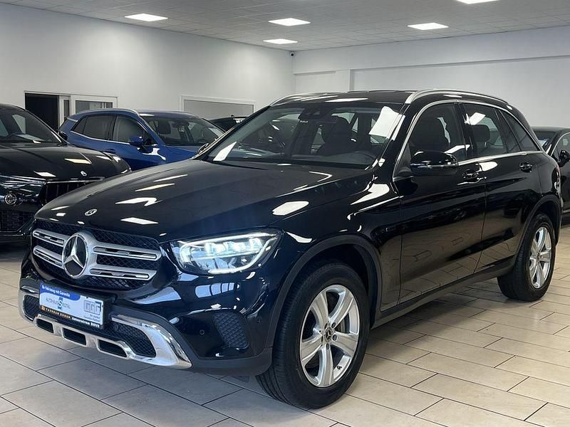 Schwarz Gebraucht 2021 Mercedes GLC300e SUV | 27.000 € (Superpreis) - Bild 1/4