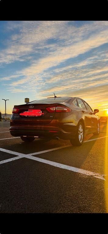 Gebraucht Ford Fusion 177 PS (130 kW) 2016 Rot Limousine