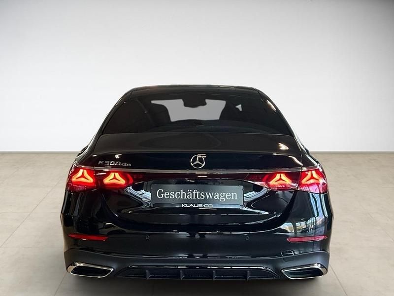 Gebraucht Mercedes E300 AMG 197 PS (144 kW) 2026 Schwarz Limousine