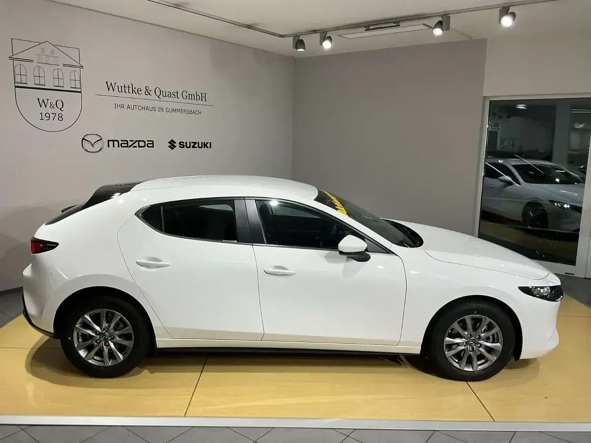 Neu Mazda 3 Prime-Line 140 PS (102 kW) 2026 Weiß Limousine
