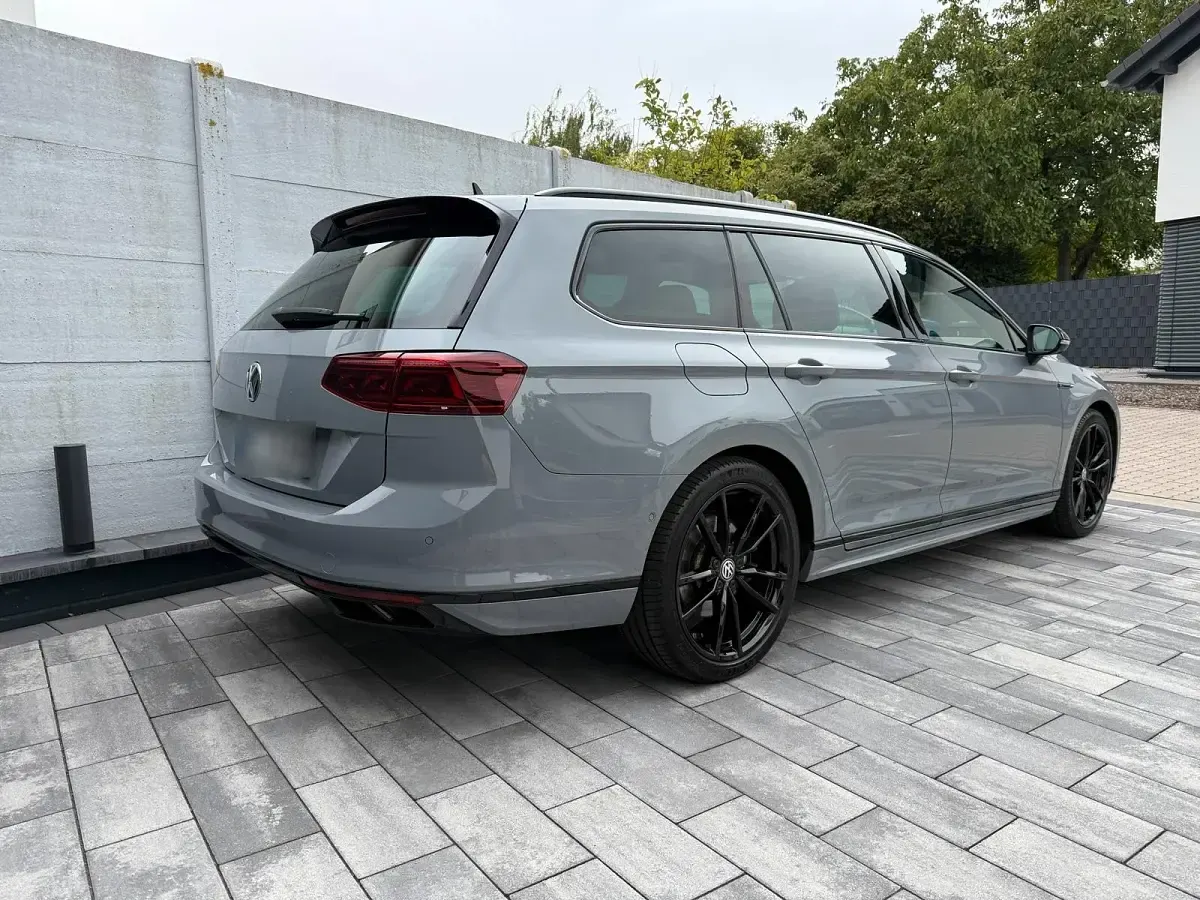 Gebraucht VW Passat R-line Edition 239 PS (175 kW) 2020 Grau Kombi