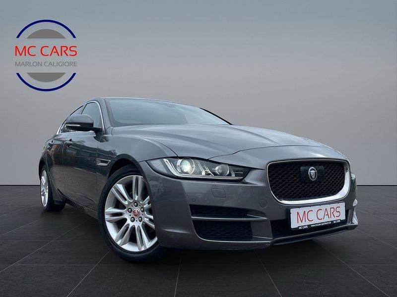 Gebraucht Jaguar XE Prestige 179 PS (131 kW) 2017 Grau Limousine