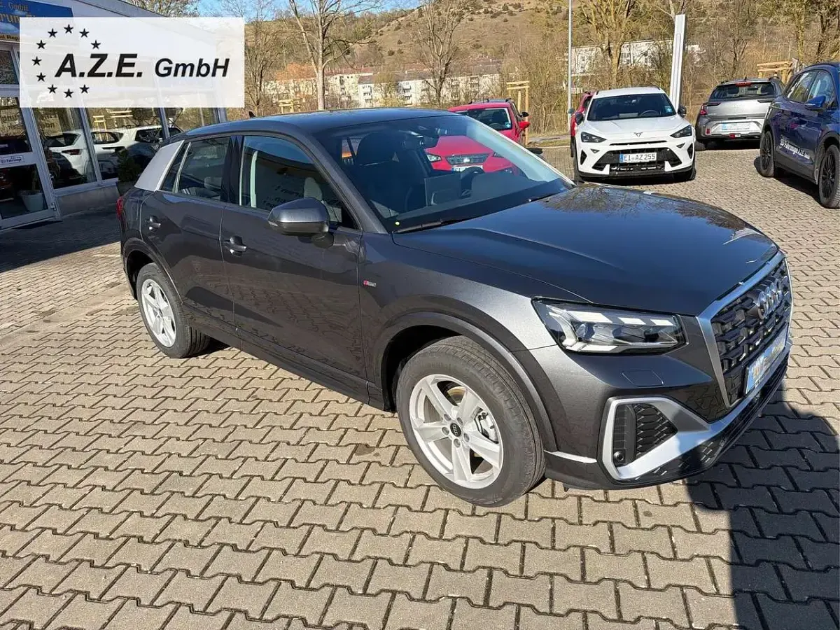 Nowe Audi Q2 S-Line 150 KM (110 kW) 2026 Szary SUV