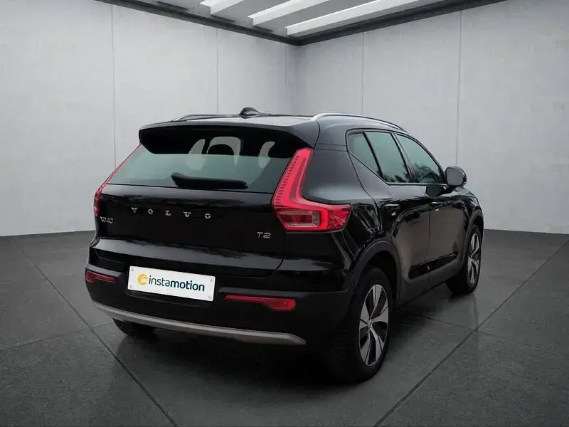 Gebraucht Volvo XC40 Momentum 129 PS (94 kW) 2022 Schwarz SUV