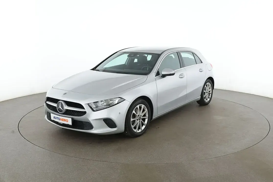 Gebraucht Mercedes A200 163 PS (119 kW) 2019 Limousine