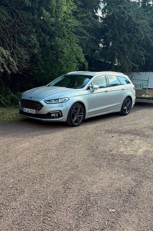 Silber Gebraucht 2019 Ford Mondeo Titanium Kombi | 11.700 € (Fairer Preis) - Bild 1/1