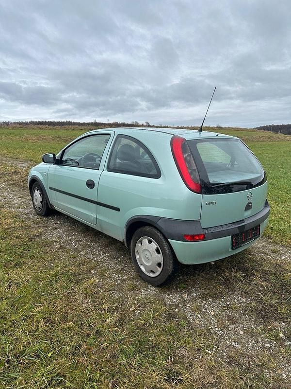 Gebraucht Opel Corsa 58 PS (42 kW) 2000 Grün Limousine