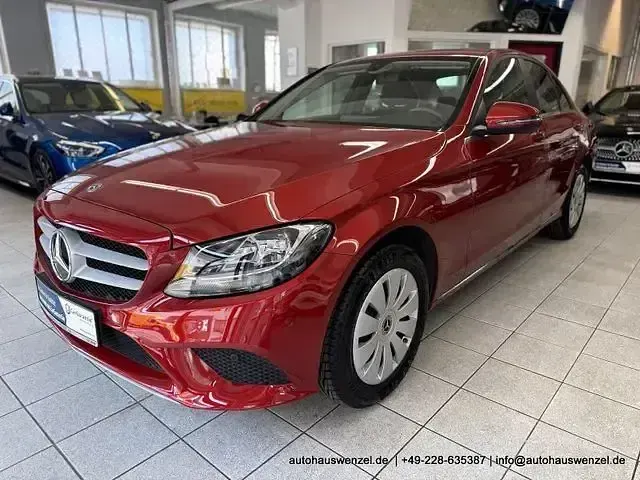 Gebraucht Mercedes C160 129 PS (94 kW) 2019 Rot Limousine