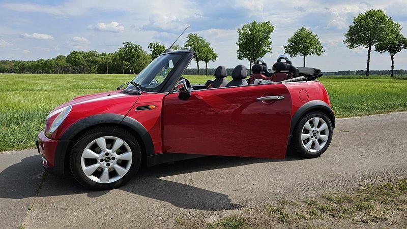 Rot Gebraucht 2004 Mini Cooper Cabriolet Cabrio | 3.299 € (Fairer Preis) - Bild 1/4