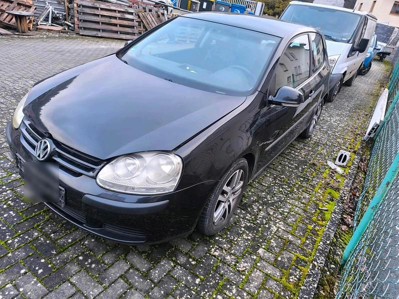 Schwarz Gebraucht 2004 VW Golf V Limousine | 399 € (Superpreis) - Bild 1/4